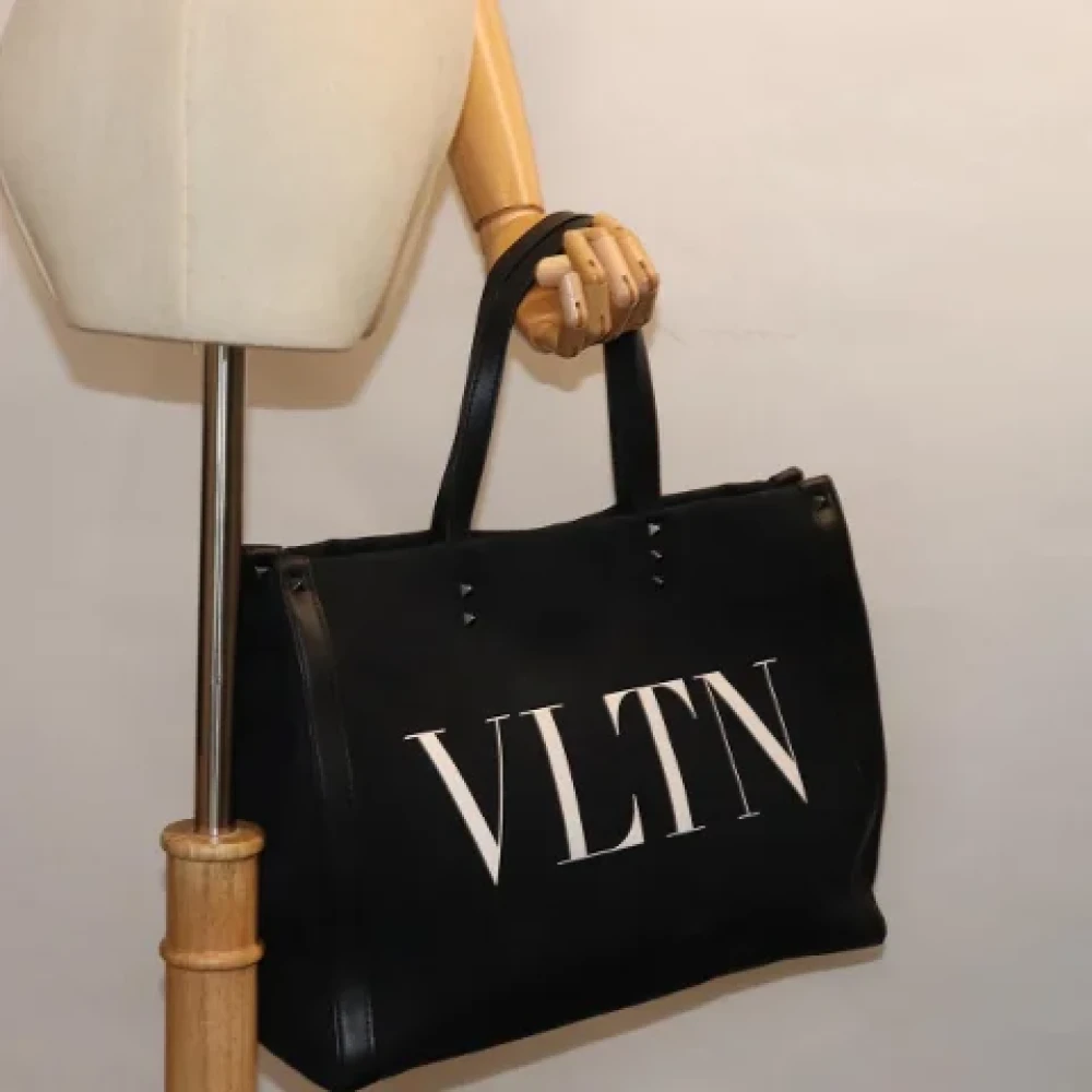 Valentino Vintage Pre-owned Canvas shoulder-bags Black Dames