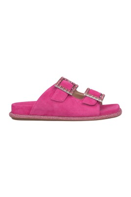 comfort-flat-sandal-with-buckles
