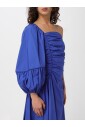 robe-midi-bleu-royal-a-une-epaule