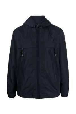 veste-coupe-vent-legere-bleue-avec-logo-tape