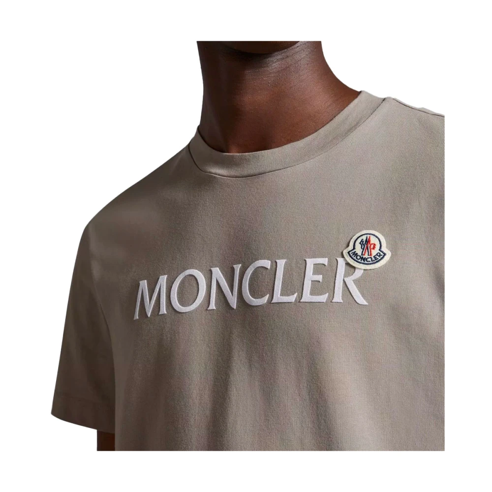 Moncler Crewneck T-Shirt met Velours Logo Beige Heren
