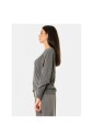 top-met-cut-out-mouwen-in-grijs