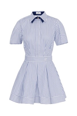 robe-avec-logo-brode-et-bouton-dore