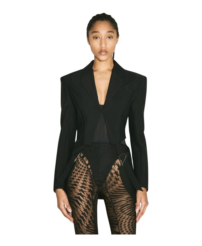 getailleerde-blazer-met-uitsparingen-en-gespen