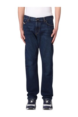 regular-straight-jeans