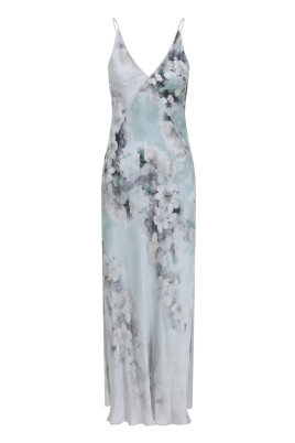 blue-dress-elegant-chic-style