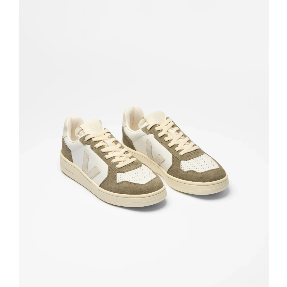 Veja V-82 Sneakers