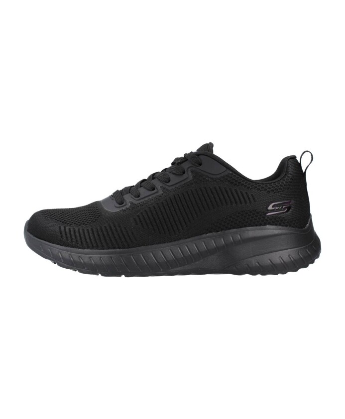 sneakers-a-la-mode-pour-femmes-confiantes