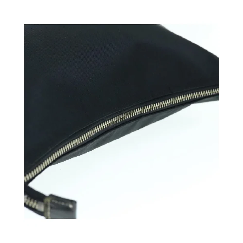 Burberry Vintage Pre-owned Nylon shoulder-bags Black Dames