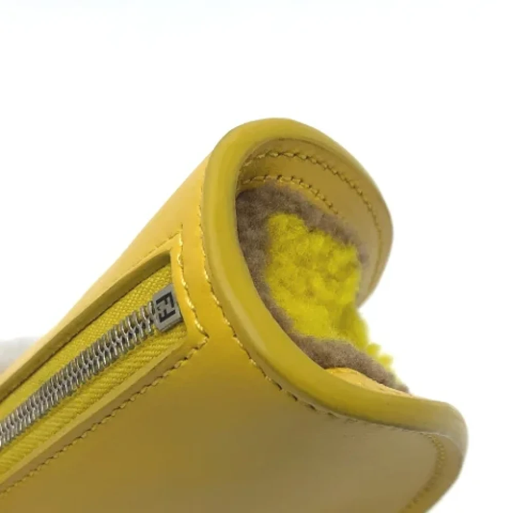 Fendi Vintage Pre-owned Leather key-holders Yellow Dames