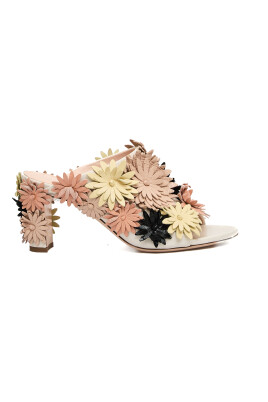 sandales-beige-a-fleurs-pour-femmes