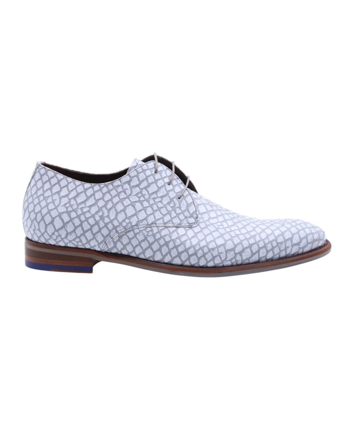 casual-lace-up-shoe