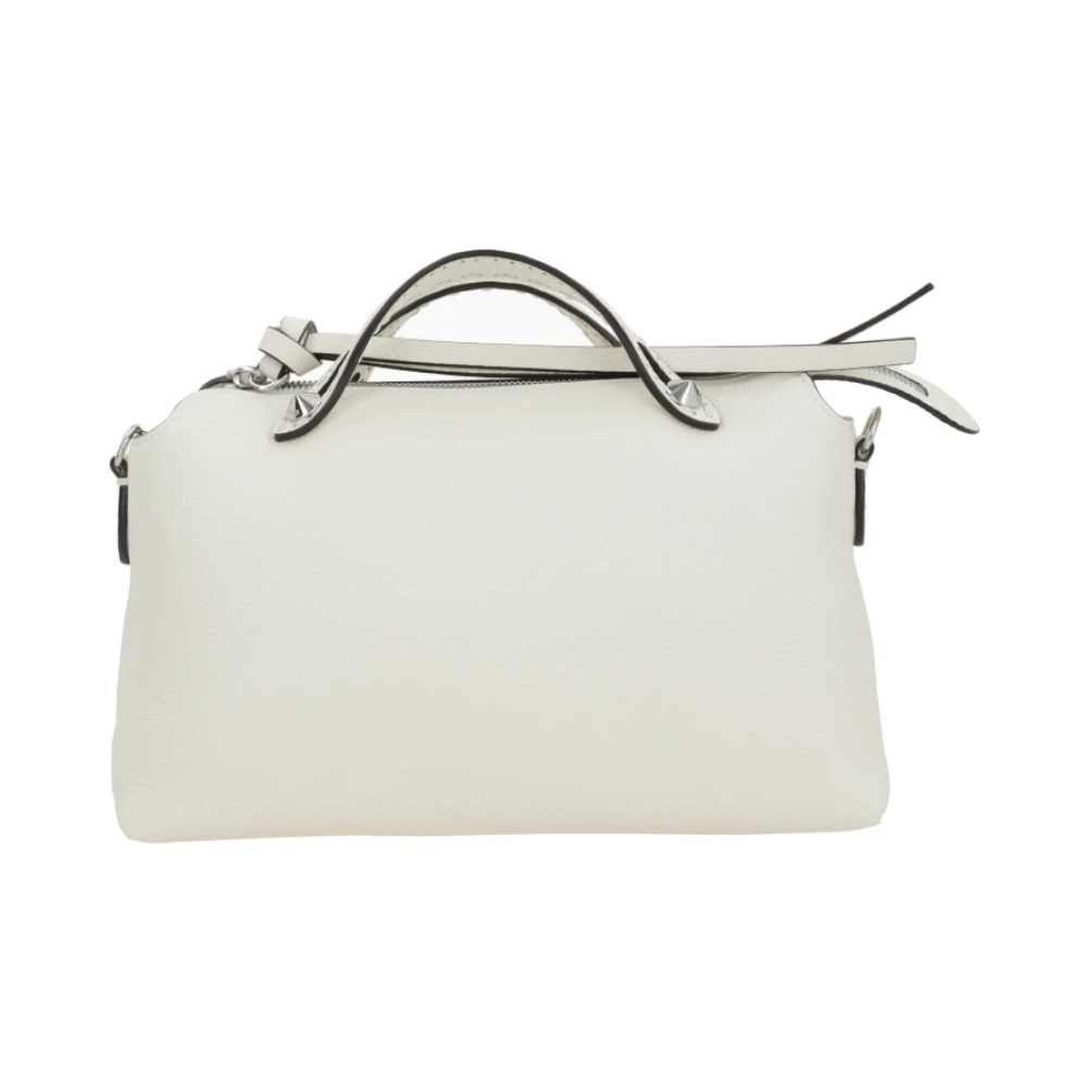Fendi Witte IJs Gehamerd Leren Schoudertas White Dames