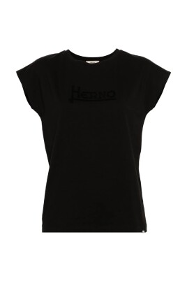 black-t-shirt-and-polo-for-women