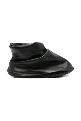 stylish-shoe-for-outdoor-adventures