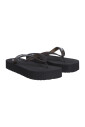 zwarte-flatform-flip-flops