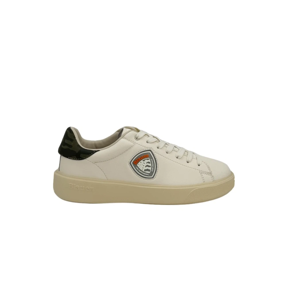 Blauer Sneakers
