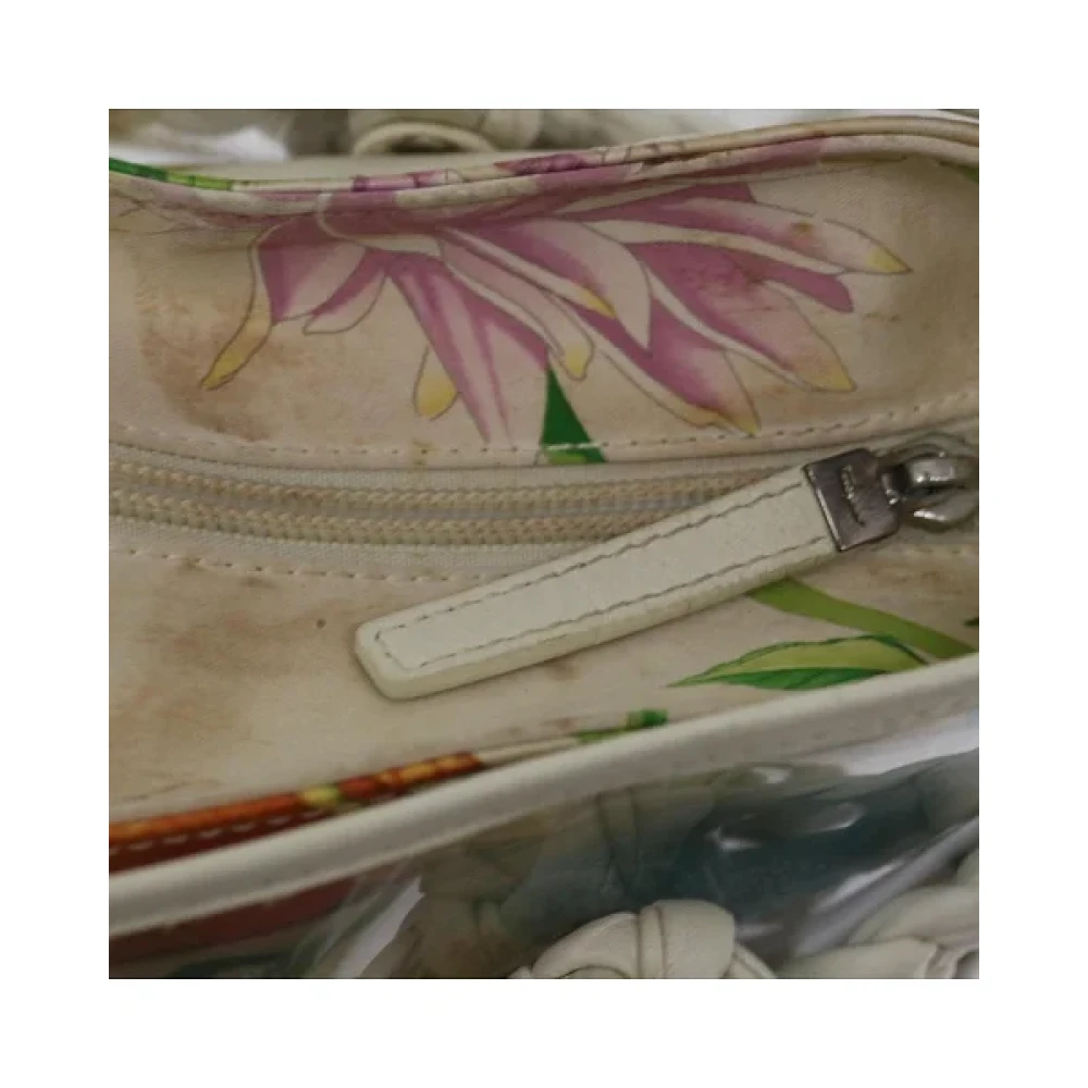 Salvatore Ferragamo Pre-owned Fabric shoulder-bags Beige Dames