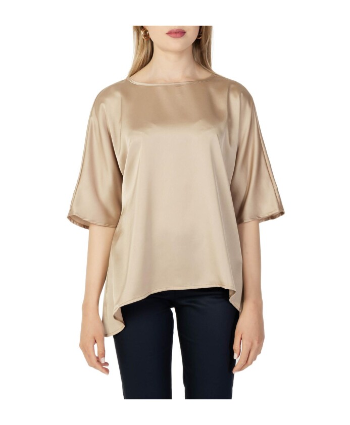 chemisier-beige-a-motif-avec-manches-3-4