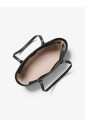 sac-fourre-tout-noir-au-style-intemporel