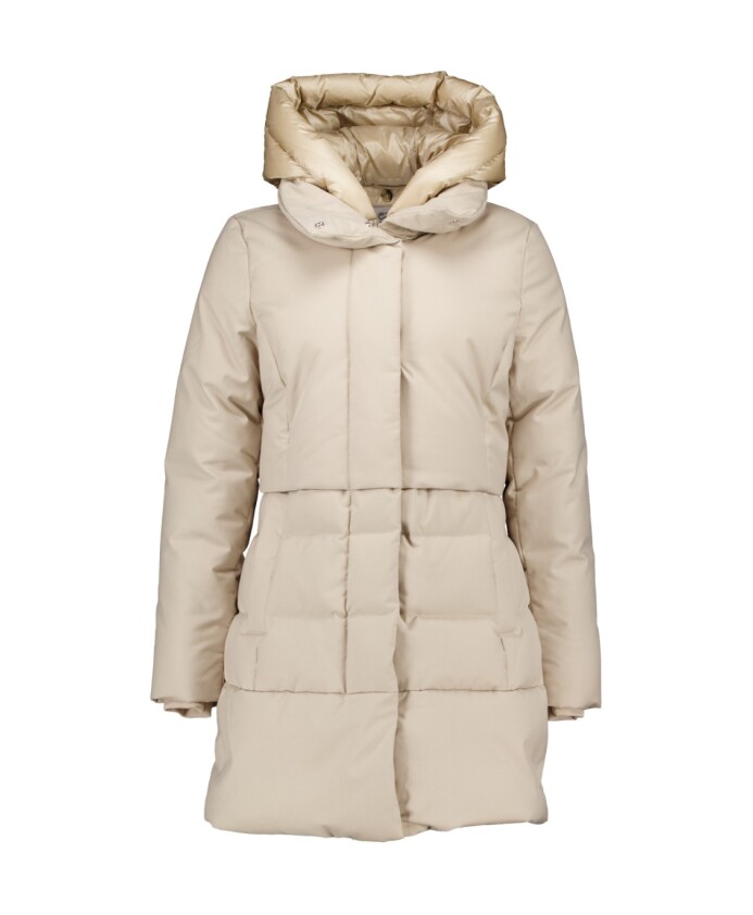 puffy-parka-in-zand