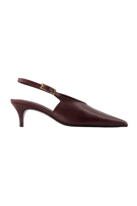Nelly Buckle Pump