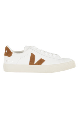 sneakers-blanches-en-cuir-avec-logo-en-daim