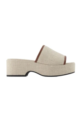 Adri Mules