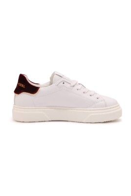 chaussures-en-velours-bordeaux-fabriquees-en-italie