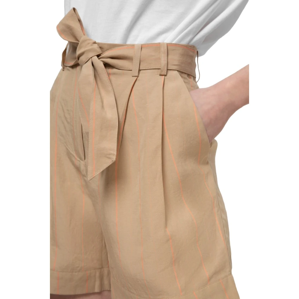 Guess Shorts voor Mannen en Vrouwen Beige Dames