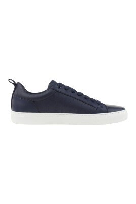 sneakers-bleues-en-cuir-avec-semelle-en-caoutchouc