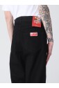 klassiska-svarta-straight-leg-jeans