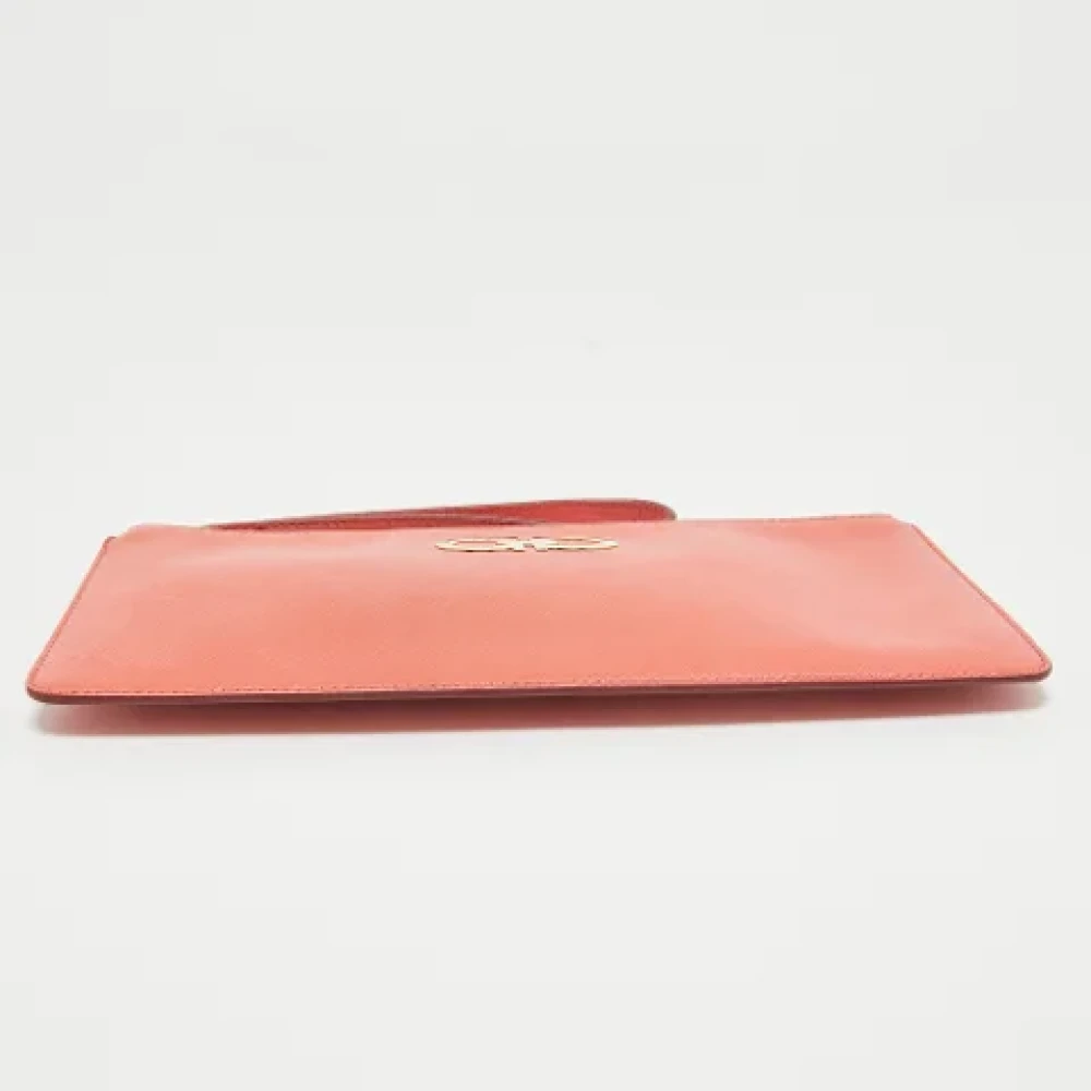 Salvatore Ferragamo Pre-owned Leather clutches Orange Dames