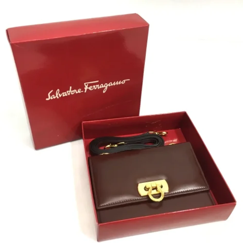 Salvatore Ferragamo Pre-owned Leather shoulder-bags Brown Dames