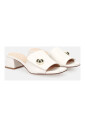 witte-leren-sandalen-klem-accessoire