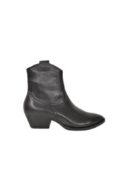 Scarpe allacciate