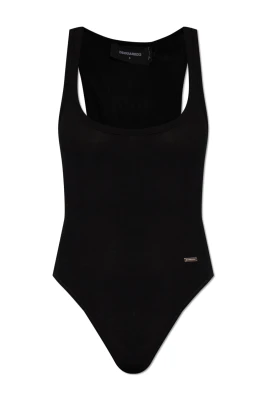 Body med logotypsmycke