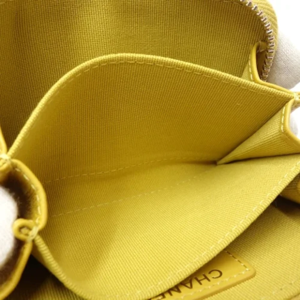 Chanel Vintage Pre-owned Leather wallets Yellow Dames