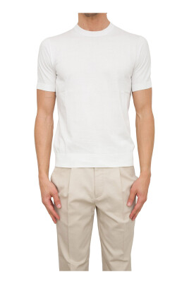 white-crewneck-shirt