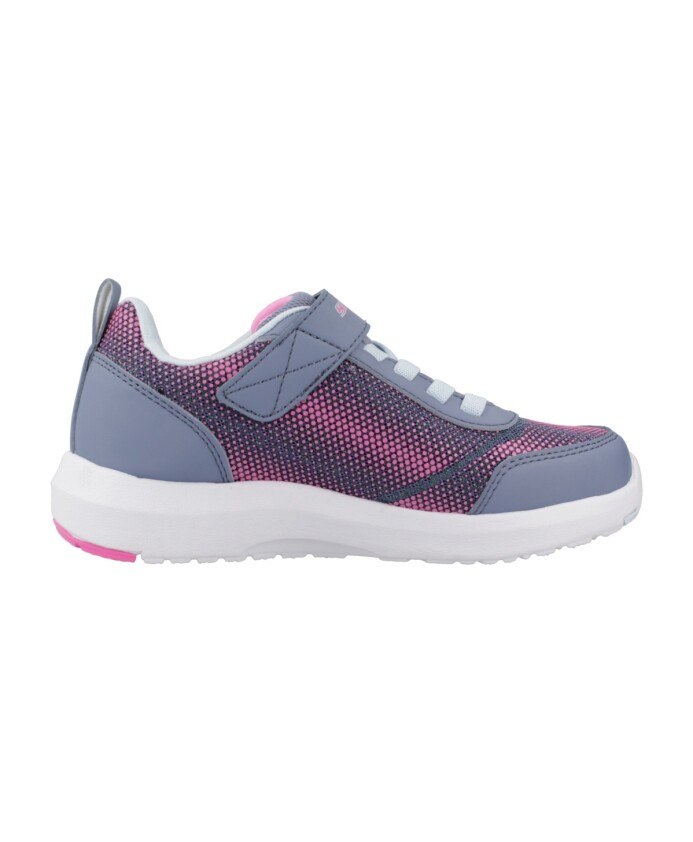 sneakers-dynamic-tread