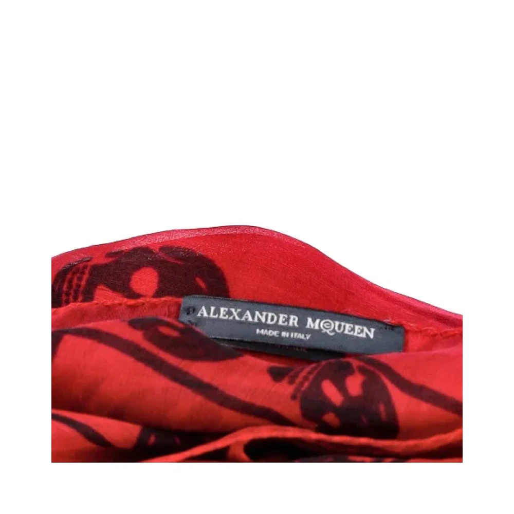 Alexander McQueen Pre-owned Silk scarves Red Dames