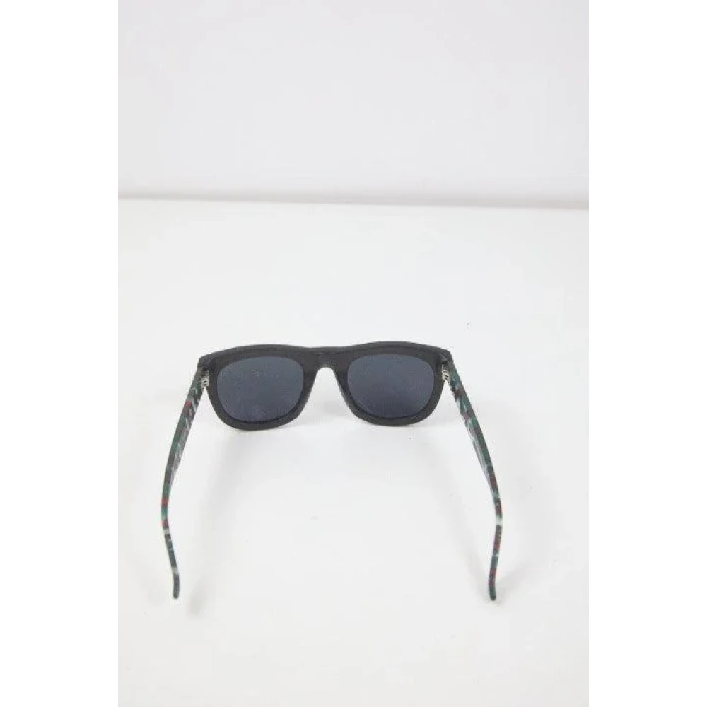 Gucci Vintage Tweedehands Zwarte Plastic Zonnebril Black Dames