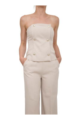 top-beige-pour-un-look-elegant