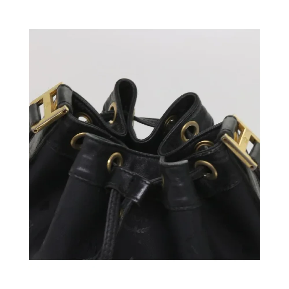 MCM Pre-owned Nylon shoulder-bags Black Dames