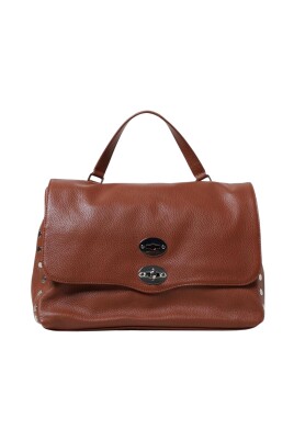 brown-leather-shoulder-bag