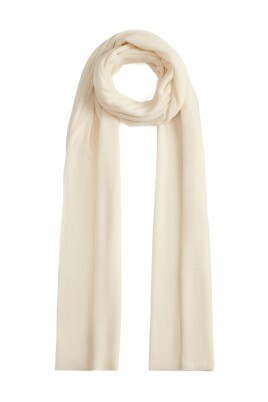 white-ribbed-knit-scarf