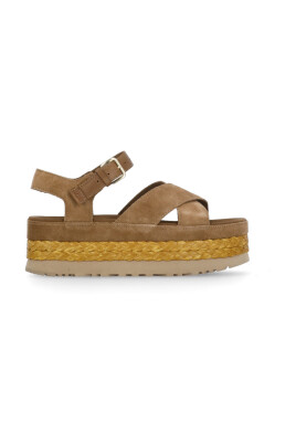 brun-ruskindssandaler-med-platform