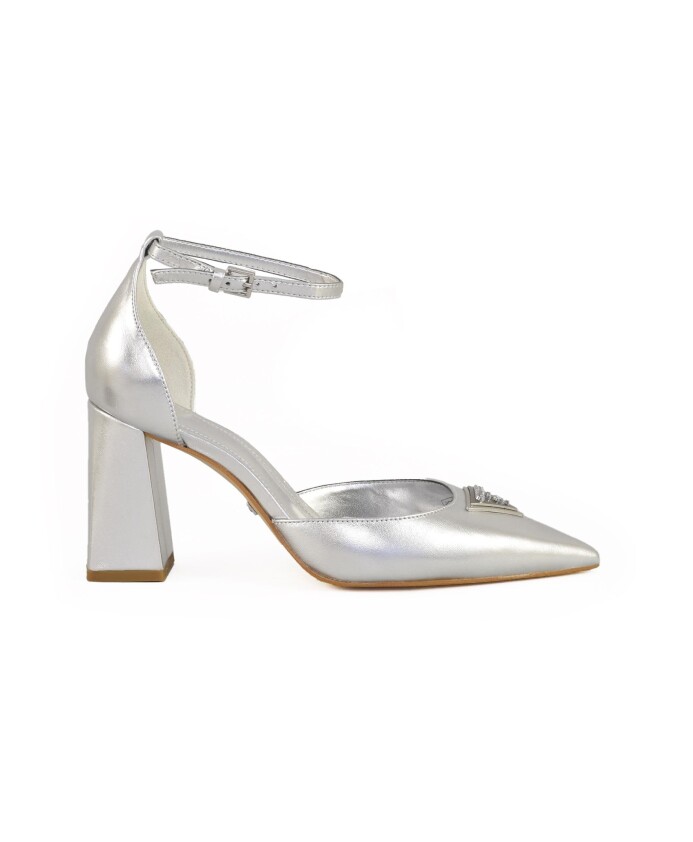 chaussures-en-cuir-semelle-en-caoutchouc
