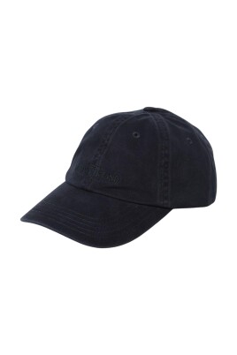 sandfarvet-baseball-cap-stilfuldt-design