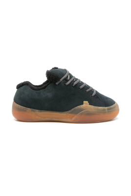 sneaker-noir-a-lacets-avec-bout-rond